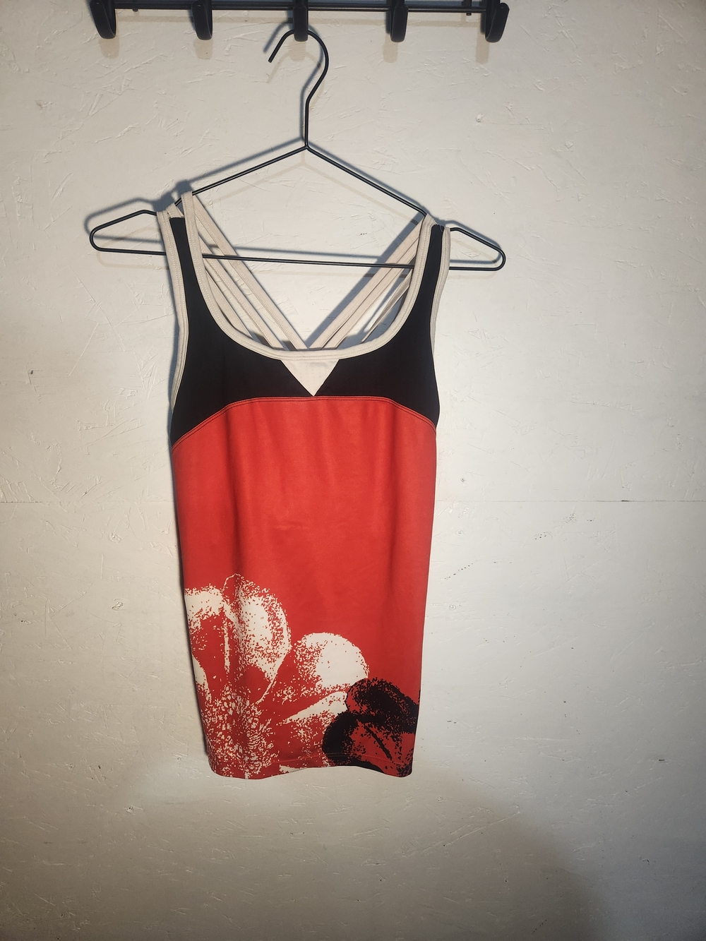 Descente Cycling Tank Top Red Floral Strappy Cross Back Pocketed Jersey
